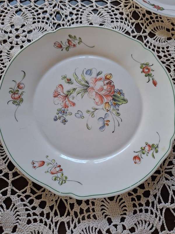 Acropal French dinner sevice set