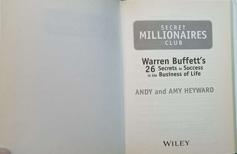 Secret Millionaires Club - Warren Buffett's 26 Secrets to Success in the Business of Life -Hardcover