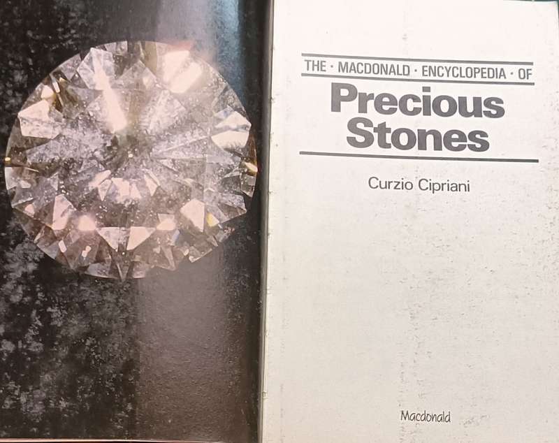 The MacDonald Encyclopedia of Precious Stones - Curzio Cipriani - Softcover - 384 pages