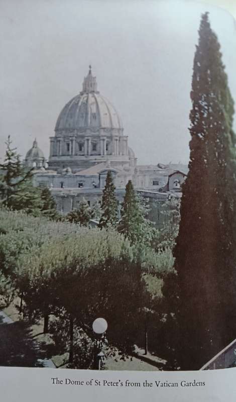 A Traveller in Rome - H.V. Morton - Hardcover - 432 pages