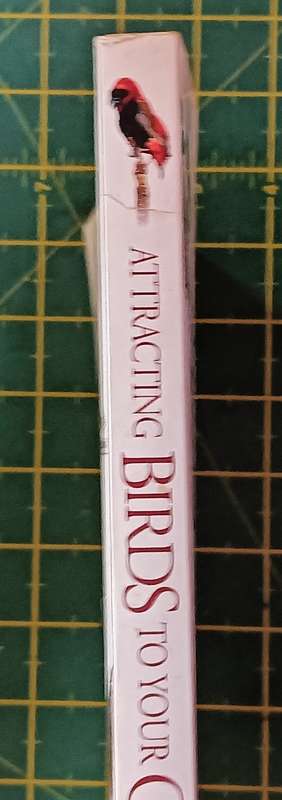 Attracting Birds to Your Garden in Southern Africa - Roy Trendler & Lex Hes - Softcover - 208 pages