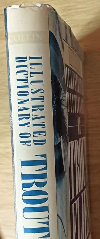 Collins Illustrated Dictionary of Trout Flies - John Roberts - Hardcover - 240 pages