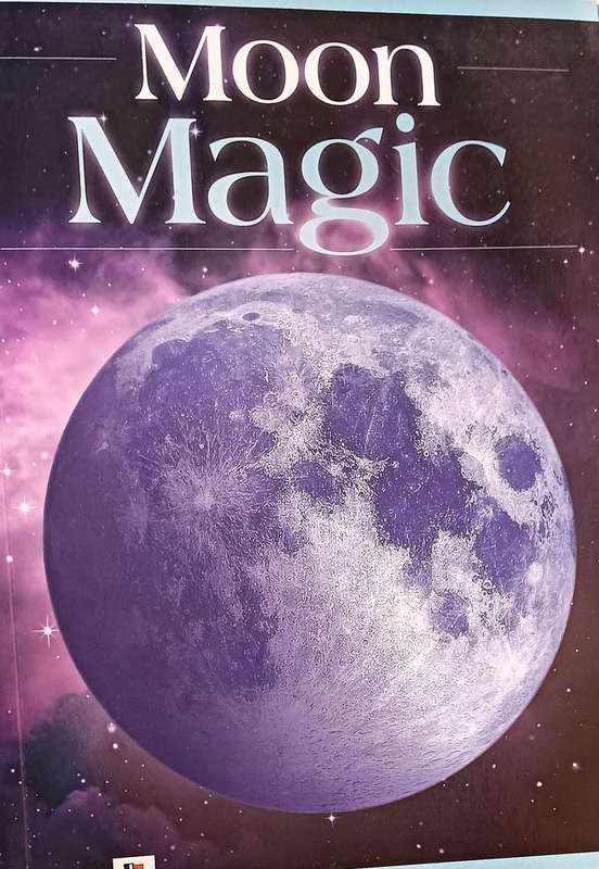 Moon Magic - Sally Morningstar - Softcover - 64 pages