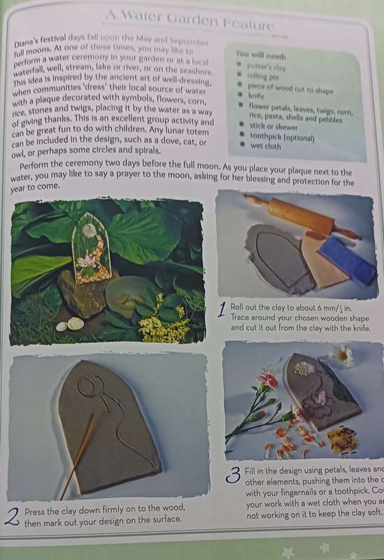 Moon Magic - Sally Morningstar - Softcover - 64 pages