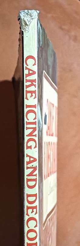 Cake Icing & Decorating - Pamela Dotter- Softcover - 80 pages