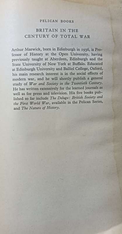 Britain in the Century of Total War - Arthur Marwick - Softcover - 537 pages