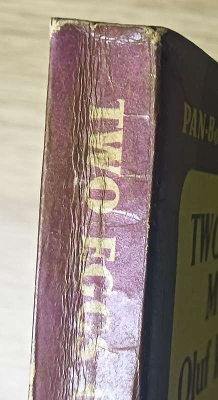 Two Eggs on my plate - Oluf Reed Olsen - Softcover - 271 pages