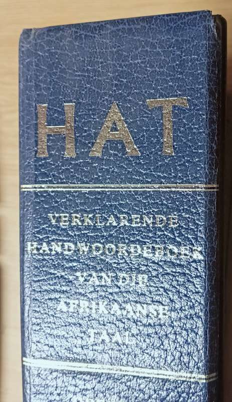 Verklarende Handwoordeboek van die Afrikaanse Taal (HAT) - Hardcover - 1378 pages