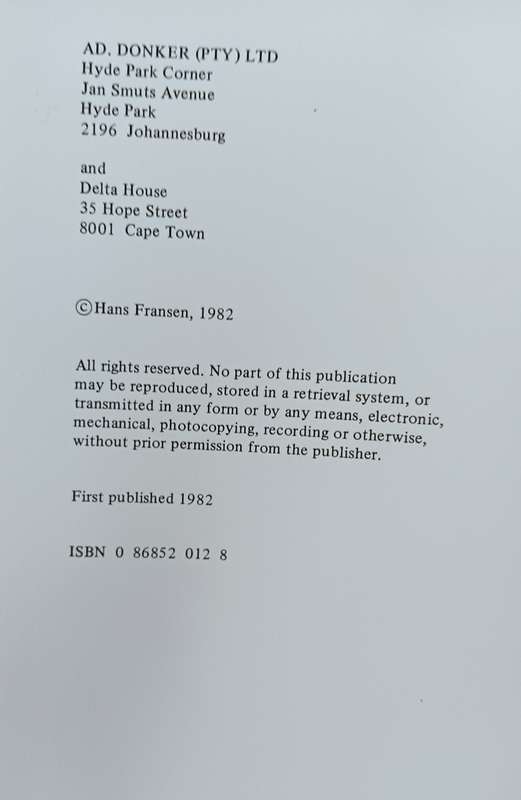 THREE CENTURIES OF SOUTH AFRICAN ART Fine Art Architecture Applied Art - Softcover - 400 pages