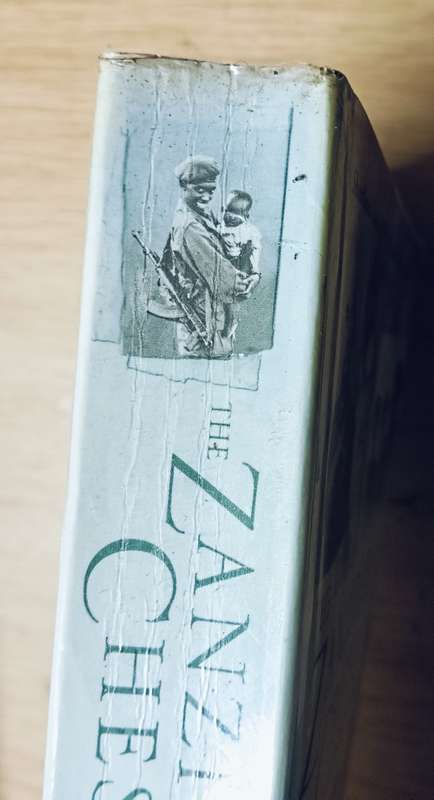 The Zanzibar Chest - Aidan Hartley - Softcover - 446 pages