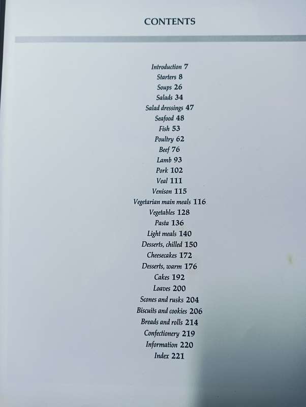 Best of Cooking in South Africa - Lynn Bedford Hall - Hardcover - 223 pages