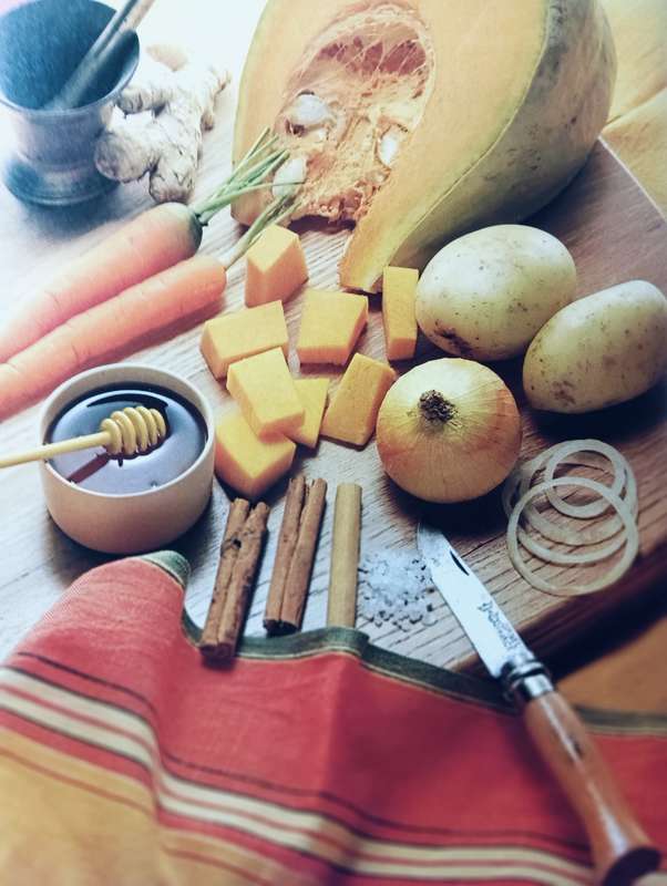 Best of Cooking in South Africa - Lynn Bedford Hall - Hardcover - 223 pages