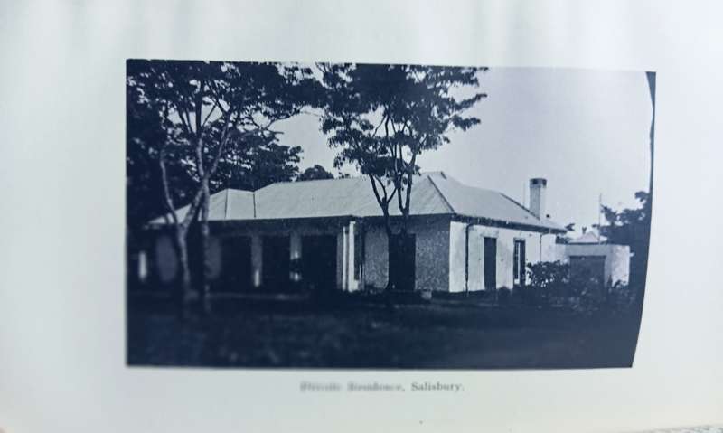 Southern Rhodesia - Handbook for the use of Settlers - Softcover - 99 Pages