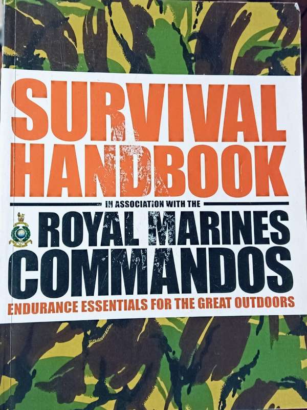 Survival Handbook in association with the Royal Marines - Softcover - 319 pages