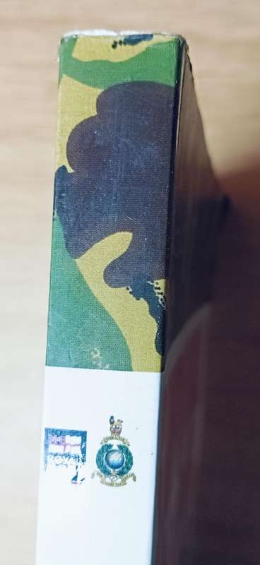 Survival Handbook in association with the Royal Marines - Softcover - 319 pages
