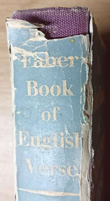 The Faber Book of English Verse - John Hayward - Hardcover - 484 pages