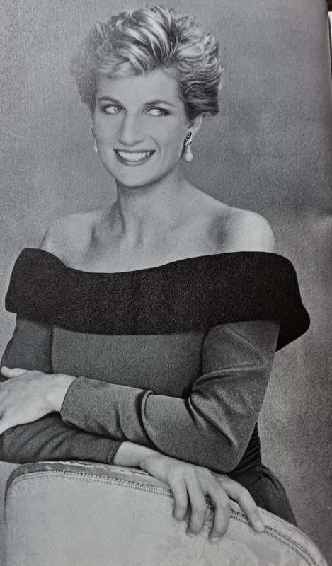 Diana, Princess of Wales 1961-97 - A Tribute in Photographs - Hardcover - 160 pages