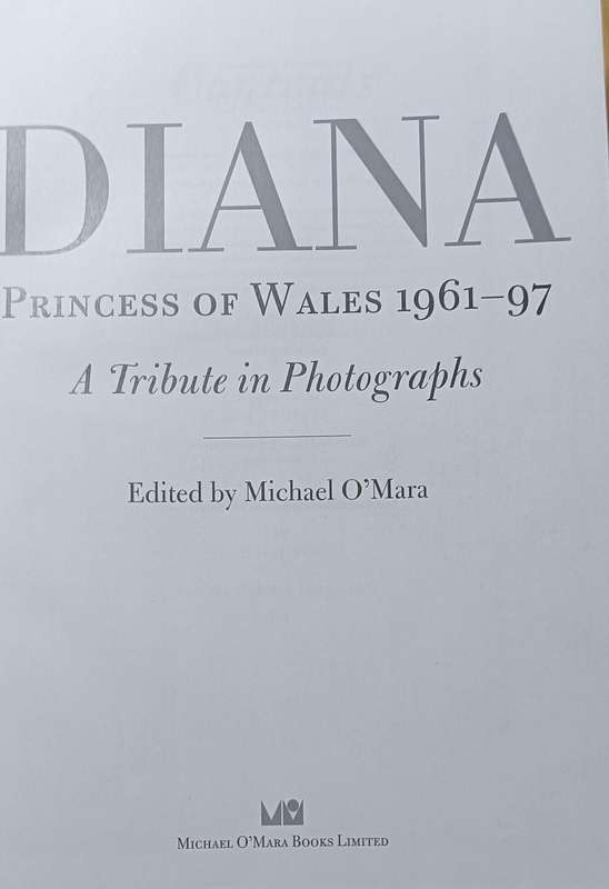 Diana, Princess of Wales 1961-97 - A Tribute in Photographs - Hardcover - 160 pages