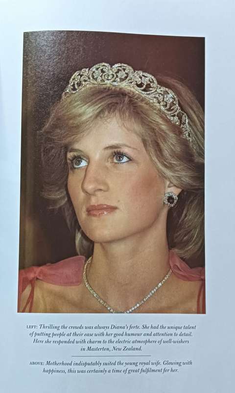 Diana, Princess of Wales 1961-97 - A Tribute in Photographs - Hardcover - 160 pages