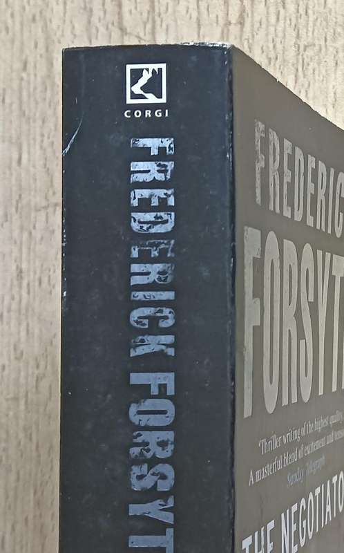 The Negotiator - Frederick Forsyth - Softcover - 509 pages