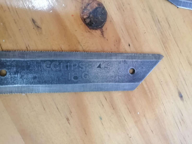 Eclipse 4s multi tool with 14 blades, manual