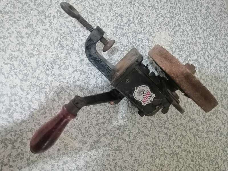 Ixion vintage bench grinder