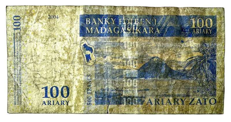 2004 100 Ariary Madagascar Bank Note