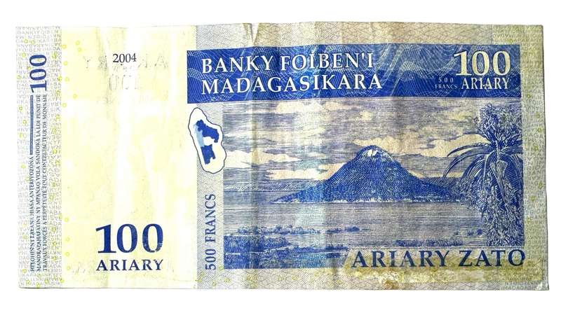 2004 100 Ariary Madagascar Bank Note