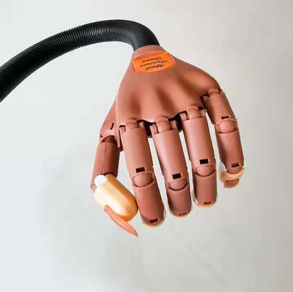 Nail Practice Flexible Mechanical Hand with Nail Tips Prosthetic Hand Model for Manicure Nail Decora