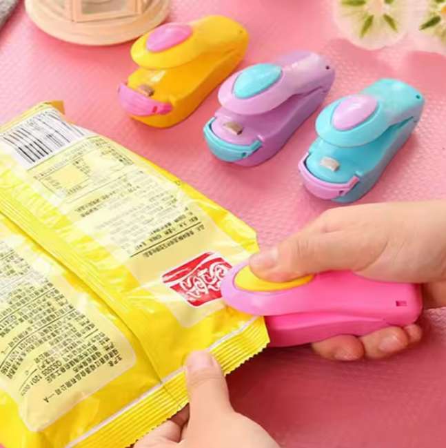 Portable Mini Household Food Saver Packing Plastic Bags Sealers