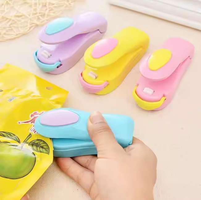 Portable Mini Household Food Saver Packing Plastic Bags Sealers