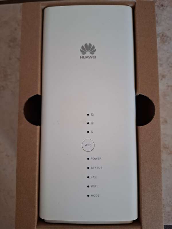 Huawei B618 - 22d Cat 11 LTE Router (Fixed LTE as well)