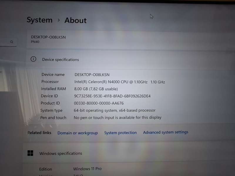 Asus PN40 Mini PC + Wireless Logitech Mouse + Logitech Webcam
