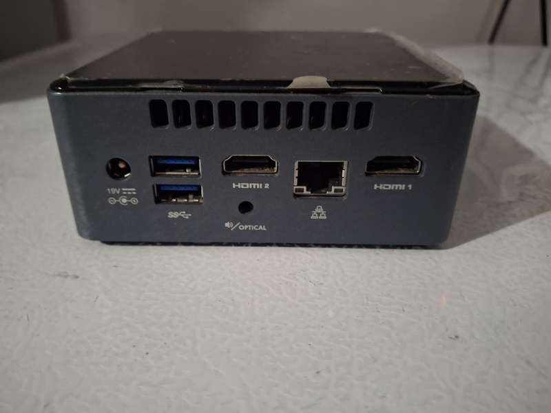 Intel NUC NUC7CJYH (120 GB SSD / 8 GB Ram)