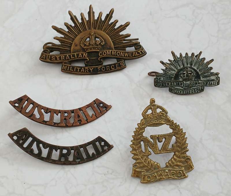 Australian / New Zealand Badge Set