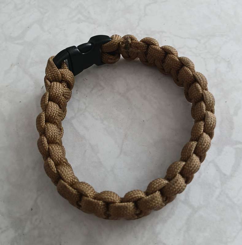 Paracord Survival Bracelet