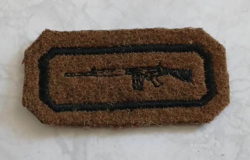 Skietbalkie, Nutria, embroidered.