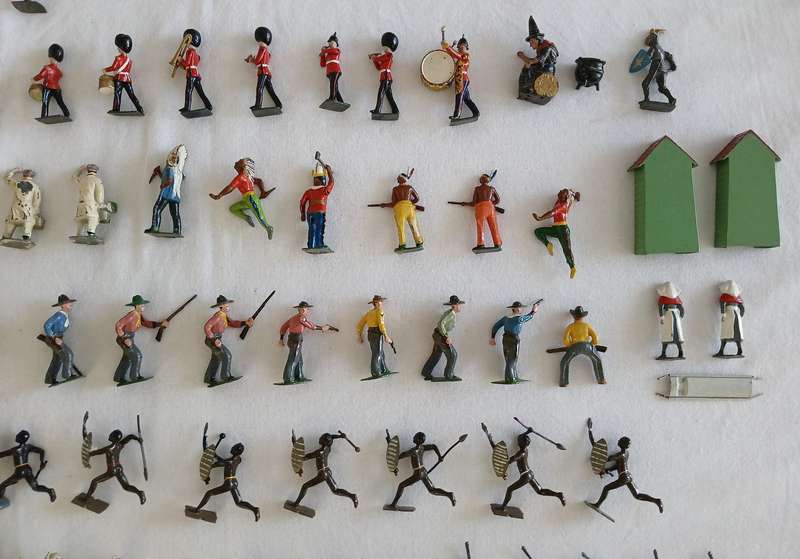 Toy Soldiers - 169 pieces
