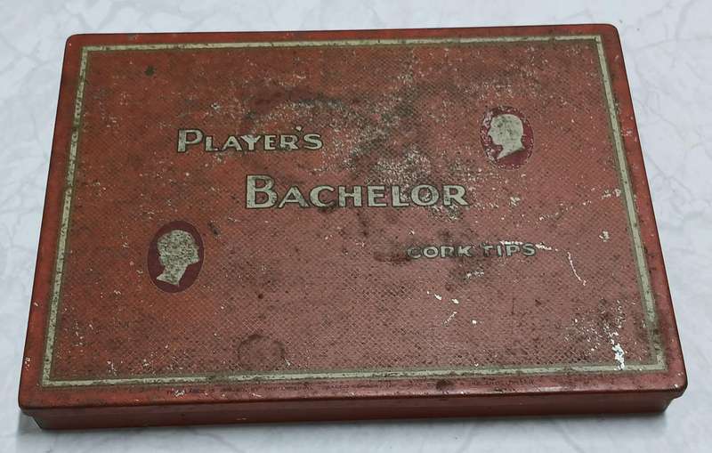 Cigarette tin - Player's Bachelor