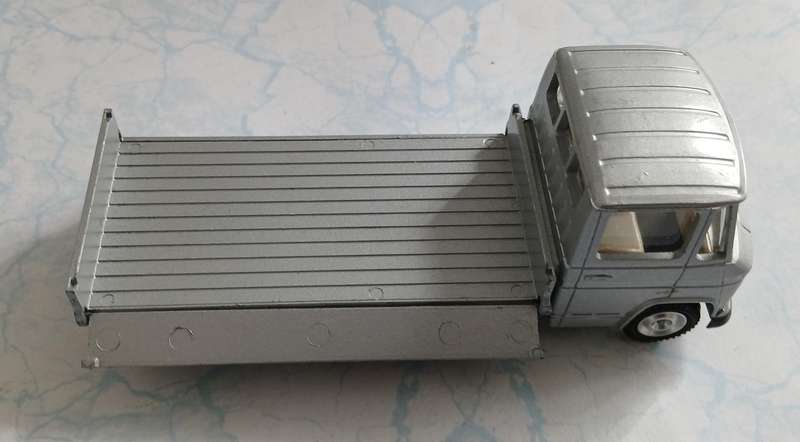 Mercedes-Benz L407D - L608D Die Cast Model