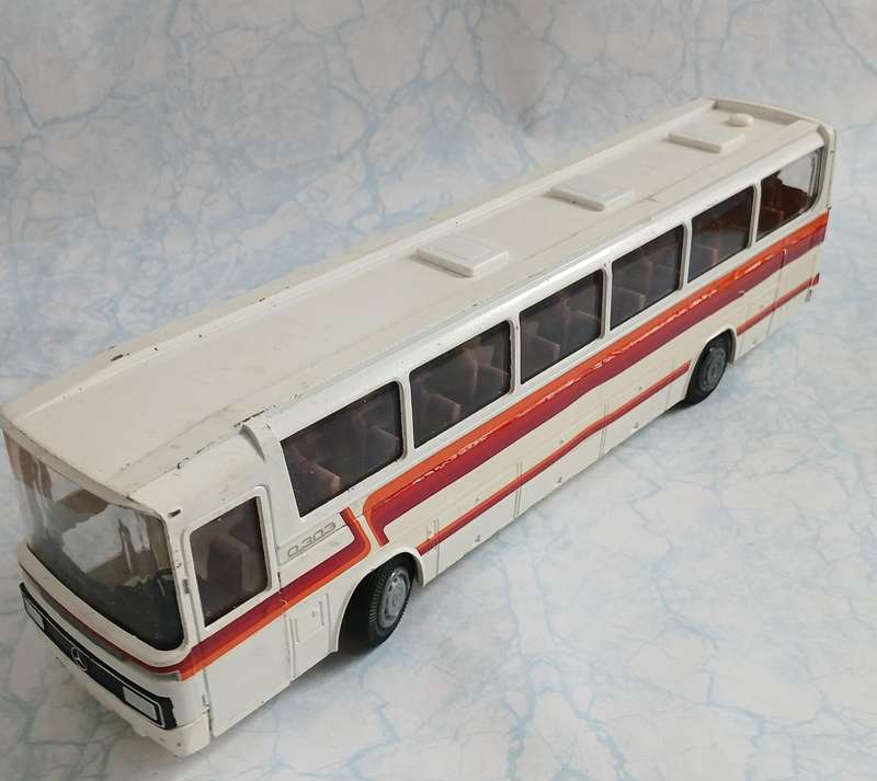 Mercedes-Benz Bus Die Cast Model