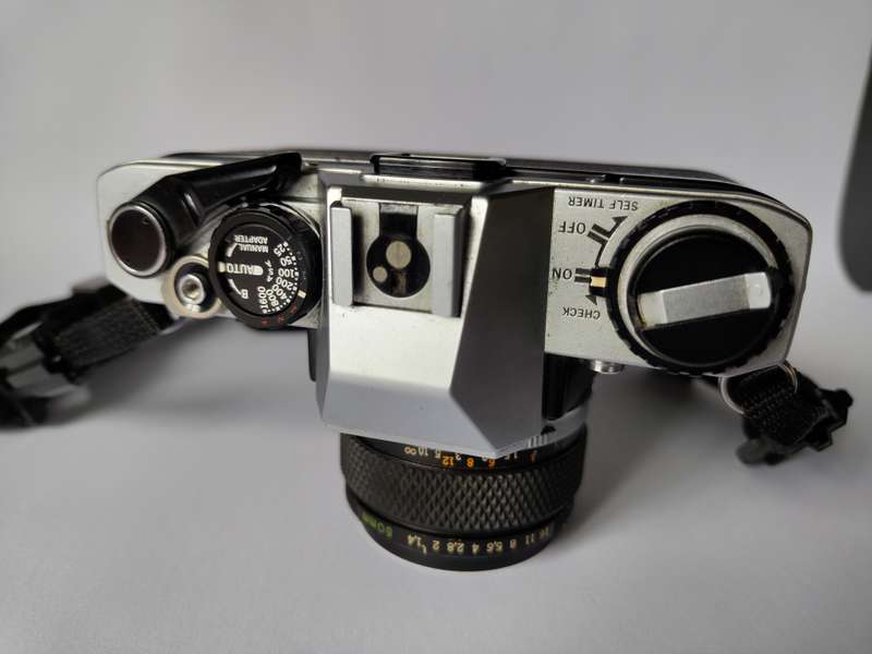 Olympus OM10 and Olympus T32 Flash with accessories