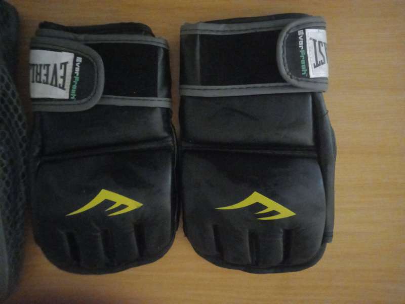 Everlast Wrist Wrap Heavy Bag Gloves