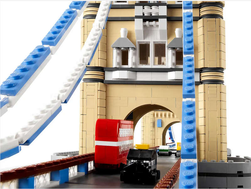 LEGO 10214 Tower Bridge (Discontinued by Manufacturer 2010) Collectors Grail
