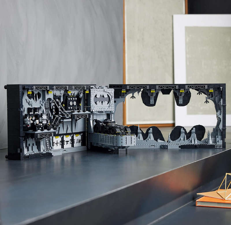 LEGO 76252 Batcave Shadow Box Collectors Grail