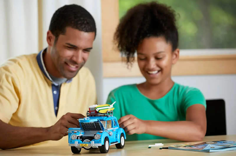 LEGO 10252 Creator Expert Volkswagen Beetle (Discontinued by Manufacturer 2016) Collectors Grail
