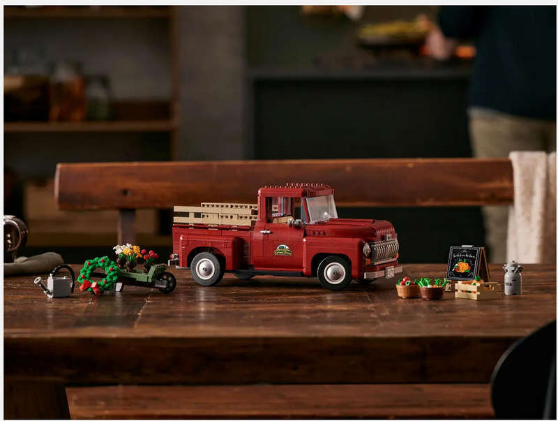 LEGO 10290 Icons Pickup Truck (Discontinued by Manufacturer 2021) Ultra-rare find