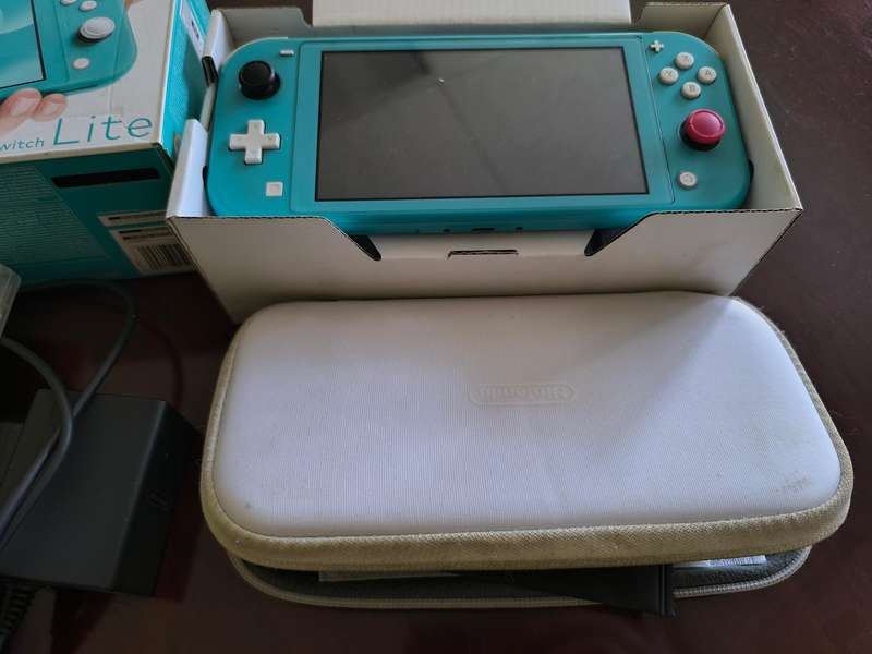 Nintendo switch lite blue