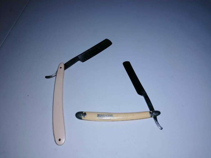 2 * Vintage Straight Razors