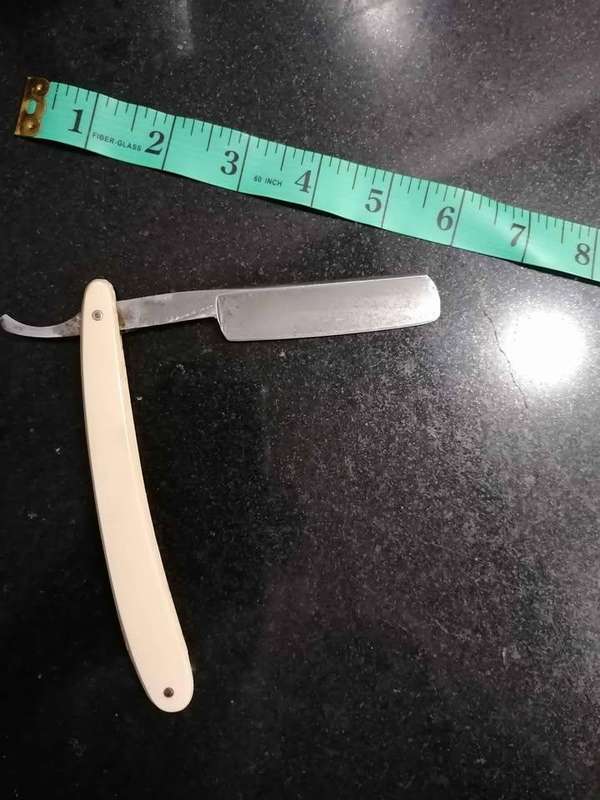 2 * Vintage Straight Razors